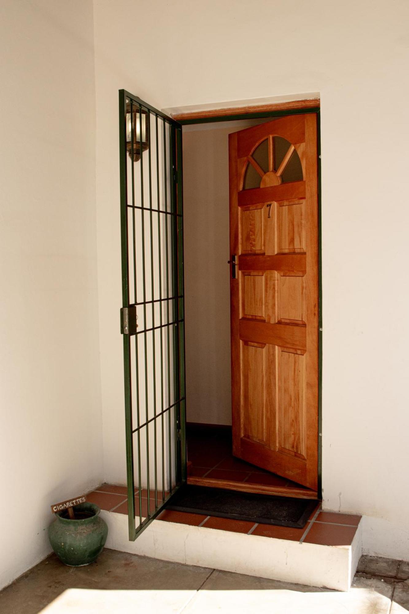 4 Rothman Street B&B Graaff Reinet Ngoại thất bức ảnh